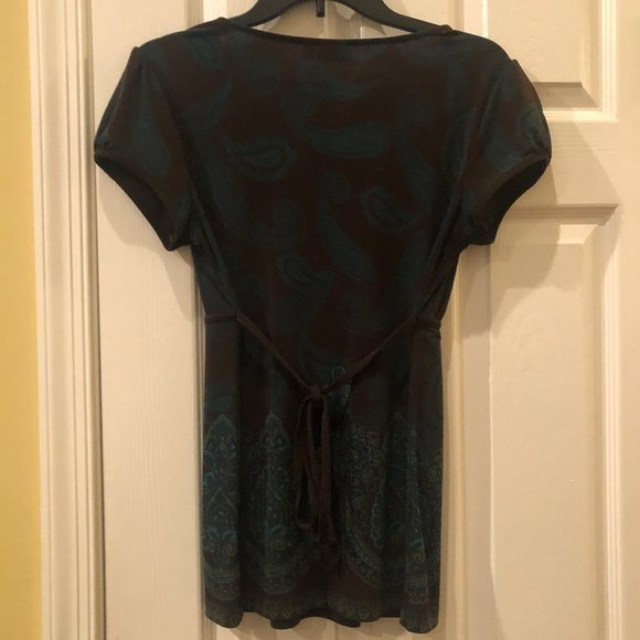 Ladies Top - Picture 2 of 2